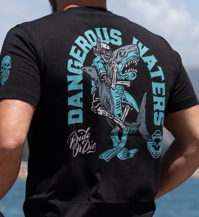 PRIDE or DiE DANGEROUS WATERS T-Shirt Katoen Zwart - XXL