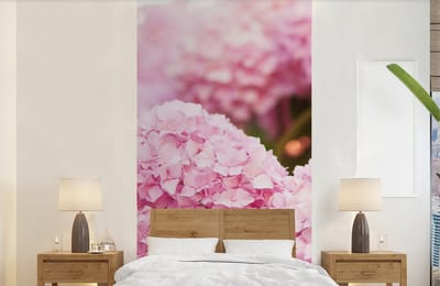 Behang - Fotobehang Struik - Bloemen - Roze - Hortensia - Breedte 120 cm x hoogte 240 cm