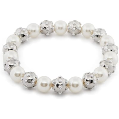 De statementketting met parelstippen
