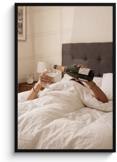 Poster in lijst - Fotolijst 80x120 cm - Posters - Champagne - Bed - Bubbels - Posterlijst zwart - Decoratie - Wanddecoratie woonkamer - Muurdecoratie slaapkamer