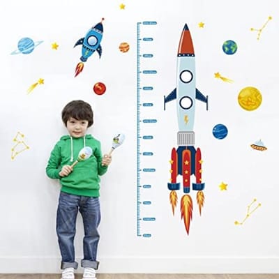 PromoHome Ruimteschip Planeten Raket Groeimeter Muursticker - Kleurrijke Hoogtemeter Wanddecoratie voor Kinderkamer - Zelfklevende Groeigrafiek met Kosmisch Thema