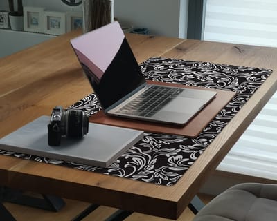 Coloray Bureau Onderlegger - Ingewikkelde bladeren Onderlegger Bureau - 100 cm x 50 cm - Zwart en wit Bureau Onderlegger - Bureau Onderlegger Groot - Bureau Onderlegger XXL - Computer Mat - Bureau Pad