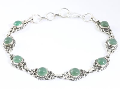 Bewerkte zilveren armband met groene aventurijn