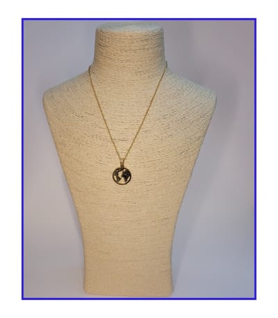 HÕBE – Tierra Goud ketting – 18 Karaat Goud Verguld Staal– Gerecycled Edestaal– Collier – Handgemaakte Sieraad – Accessories – Dames Ketting – Karabijnhaaksluiting – 45 cm Lengte