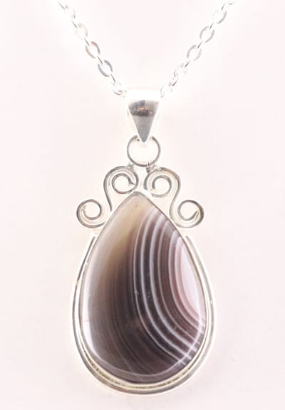 Zilveren hanger met Botswana agaat aan ketting