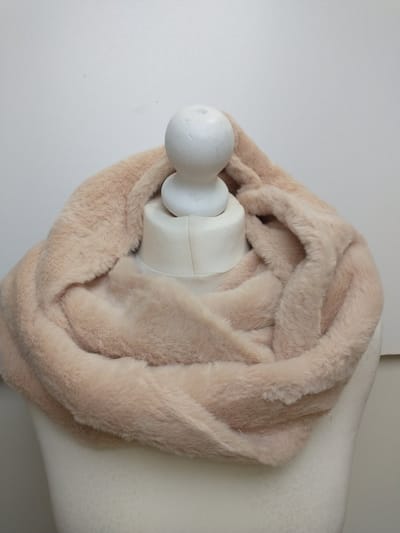 Dames choker Sofia imitatiebont effen tanny licht bruin ronde sjaal colsjaal rond model