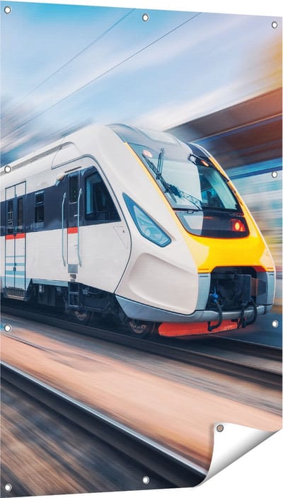 Gards Tuinposter Trein bij het Station - 80x120 cm - Tuindoek - Tuindecoratie - Wanddecoratie buiten - Tuinschilderij