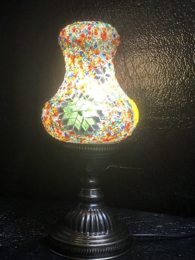 Handgemaakte Turkse lamp - tafellamp peervormig 15x30cm - unieke decoratie met warme tinten