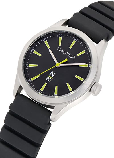 Nautica Hannay Bay Kwarts Analoog Horloge Zwart En Zilver Case: 100% Stainless Steel | Armband: 100% Recycled Material 42 NAPHBF404