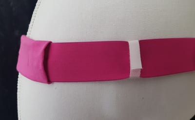 PD-band voor peritoneale dialyse (nierdialyse), maat XL, in roze huidvriendelijk (zacht) elastiek voor het opbergen van de katheter en het opbergen van het koppelstuk