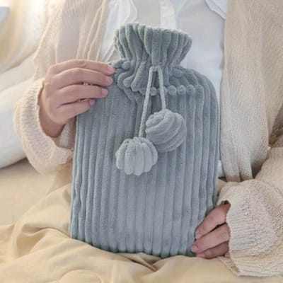 Bovista Warmwaterkruik - Warmtekruik - Warmtekussen - Kruik - Met Hoes - Warmwaterzak - Knuffel - Bag - Lichtgrijs - 1000ML