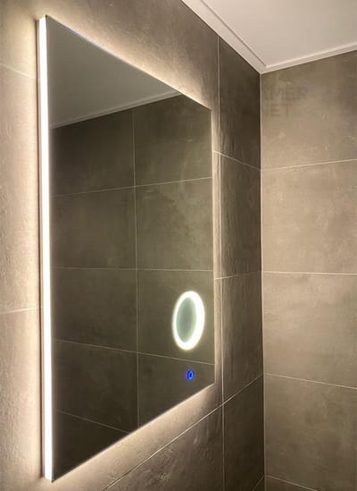 BADKAMERSPIEGEL MET LED VERLICHTING EN MAKE UP SPIEGEL 60
