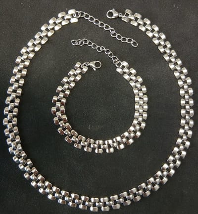 My Sweet Romance® – Zilverkleurige Sieradenset met Ketting & Armband – Geometrisch Design.