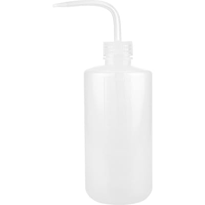 Bouteille d'arrosage à presser en plastique de 500 ml avec bec étroit et marques de graduation pour plantes succulentes white