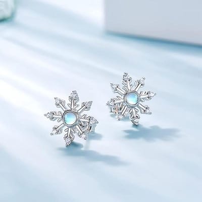 Huitan Sierlijke Sneeuwvlok Oorknopjes Dame Kleur Glanzende Zirkonia Oorknopjes Tiener Meisje Winter Kerst Accessoires Cadeaus gray
