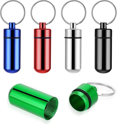5-Pack Aluminium Kleine Pocket Pillendoos met Sleutelhanger, Draagbare Waterdichte Pillenorganizer voor Reizen en Kamperen, Multicolor en Compact Ontwerp