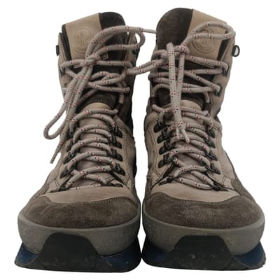 Moncler veterschoenen voor wandelen in bruin leer en suède.