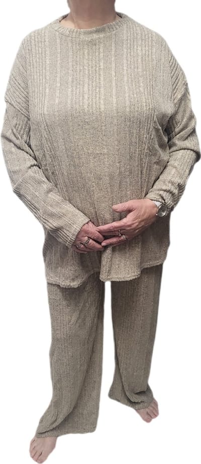 Dames - Huispak - Loungepak - Set 2 delig - Comfy Set - Grote maten - Kleur - Beige - Maat One Size 42 t/m 60