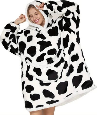 Bovista Hoodie Deken Met Mouwen - Plaid - Knuffeldeken - Onesie - Fleece Blanket - Dames - Heren - Kinderen - Extra Zacht & Warm - Koe