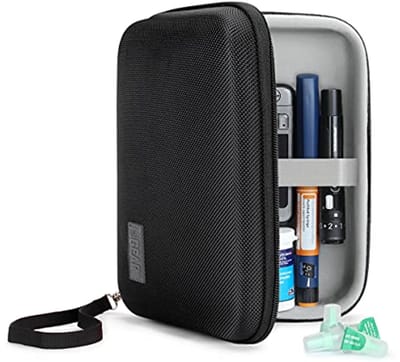 USA Gear Insuline Travel Case - Harde beschermende glucosemeter case met rits, polsband, compatibel met insulinenaalden, lancetten, ijspakketten, glucoseteststrips en meer - zwart, Zwart, Compact