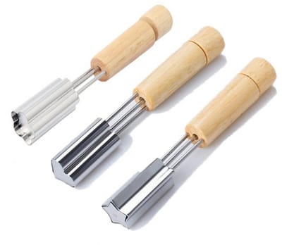 Dailygoody - Groenteuitstekers - Uitsteekvormpjes - Roestvrij staal - Houten handvat - Koekjessnijders - Set van 3 - Geschikt voor bakliefhebbers - Cr