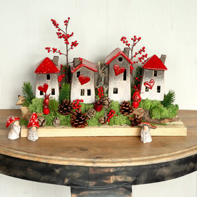 Romantische keramiekhuisjes met hartmotief – rood en natuurtinten, 11