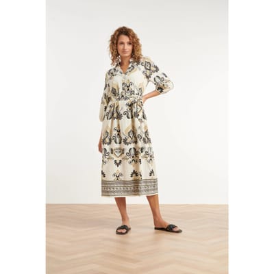 Smashed Lemon Crème midi jurk met ornament print en tailleceintuur |