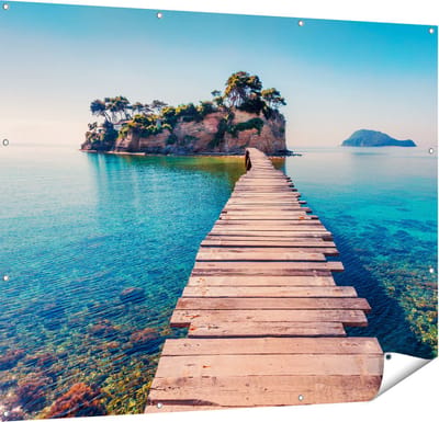 Gards Tuinposter Pad op het Water naar een Grieks Eiland - 150x120 cm - Tuindoek - Tuindecoratie - Wanddecoratie buiten - Tuinschilderij
