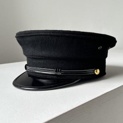 Taille XXL Cuir Large Bord Boucle Métallique Casquette Militaire Style Britannique Super Cool Casquette Gavroche Punk Noir Rétro Américain Casquette de Capitaine L58-60cm black