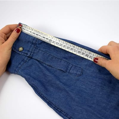 Famanu Tailor's wellnessmeter in cm voor lichaamsmeting - zachtgeel met praktische stijve kunststof koffer voor professionele naaisterrollen, dubbele uitlijning 1,5 m