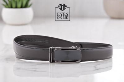 Zwarte lederen riem zonder gaatjes met automatische gesp voor heren ( Model L130 )