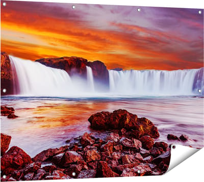 Gards Tuinposter Waterval bij een Oranje Hemel - 120x90 cm - Tuindoek - Tuindecoratie - Wanddecoratie buiten - Tuinschilderij
