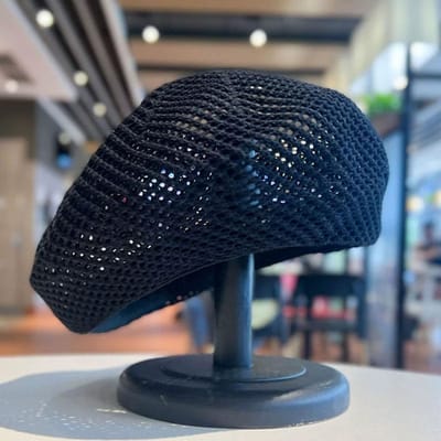 Nieuwe Zomer Mesh Ademende Buiten Beret Voor Dames Elegante Effen Kleur Stro Beret Vintage Pillbox Hoed Dames Zonnehoed
