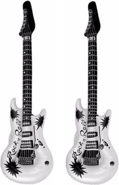 Set van 2x stuks opblaasbare speelgoed/feestartikel gitaar wit 106 cm - muziekinstrumenten