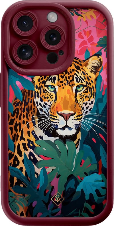 Casimoda® hoesje - Geschikt voor iPhone 15 Pro - Luipaard Jungle - Effen telefoonhoesje met lensbescherming - Siliconen/TPU - Backcover - Rood