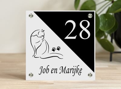 Naambordje / huisnummer voordeur | kat met pootjes | opaal | 20x20cm | rvs afstandhouders