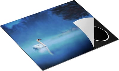 Chefcare Inductie Beschermer Zwaan op het Water tussen de Mist - 60x50 cm - Afdekplaat Inductie - Kookplaat Beschermer - Inductie Mat