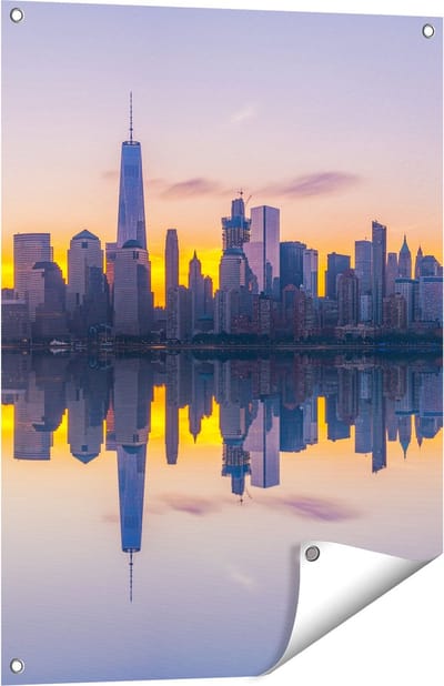 Gards Tuinposter New York Skyline bij Zonsopgang - 60x80 cm - Tuindoek - Tuindecoratie - Wanddecoratie buiten - Tuinschilderij