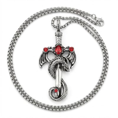 Zilverkleurige ketting met draak-en-zwaard hanger voor heren – fantasy stijl – rode accenten – schakelketting