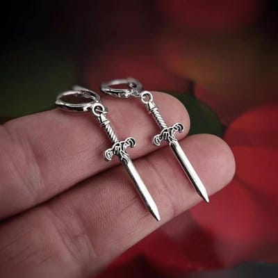 Boucles d'oreilles pendantes épée Punk Gothique Design de Personnalité Pour Hommes Nouvelle Tendance Hip Hop Rock Party Bijoux Accessoires Y2K brown