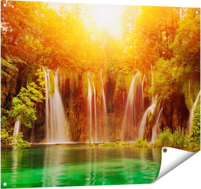 Gards Tuinposter Watervallen bij het Groene Meer met Zon - 100x80 cm - Tuindoek - Tuindecoratie - Wanddecoratie buiten - Tuinschilderij