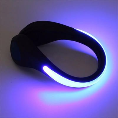 Hardloop Verlichting LED 1 Stuk • Hardlopen • Veilig • Schoen • Zichtbaar • Fietsen • Batterijen inbegrepen • Wit • Blauw • Rood • Roze• Groen • Concert • Skateboarden • LED armband • LED schoen • Sfeer • Donker • Hardlopen Donker