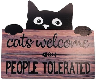 Dailygoods- Kattenbord Welkom - Houten Deurbord - Binnen/Buiten Decoratie - 22,5 x 20 cm - Duurzaam - Grappige Kattencitaat