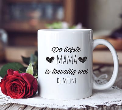Mok Moederdag met tekst " The liefste mama is toevallig wel de mijne " - Keramiek - Moederdag cadeautje - Cadeau voor Mama - Mok Moederdag