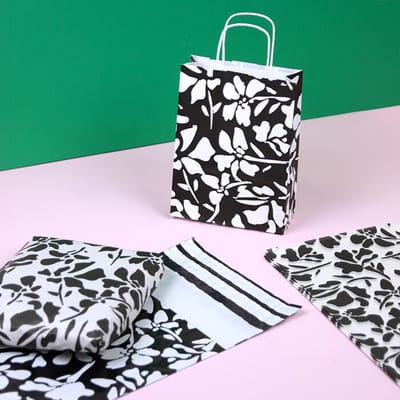 Verzendzakken voor Kleding - 100 stuks - 50x35.3cm - Zwart, Zwart-Wit, Print / Multi colour Verzendzakken Webshop - Verzendzakken plastic met plakstrip
