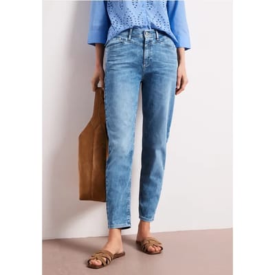 Jeans met taps toelopende pijpen in een Loose Fit