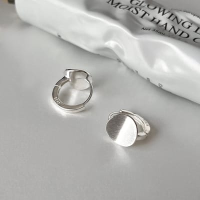 dames oorringen met gebogen schijf-licht geborsteld-12mm-zilver 925
