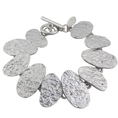 Behave - Armband zilverkleur ovaal reliëf - Statement look - Tijdloos chic