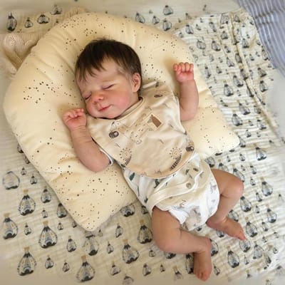 Realistische Baby Pop - Levensechte Pop - Kind Ontwikkeling - Anatomisch Correct - 45 cm - Katoenen Kleding