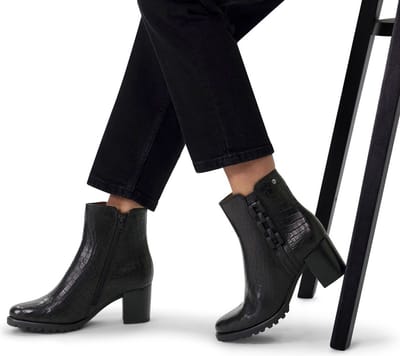 No Stress - Dames - Zwarte leren croco enkellaarsjes met hak met chain - Maat 38